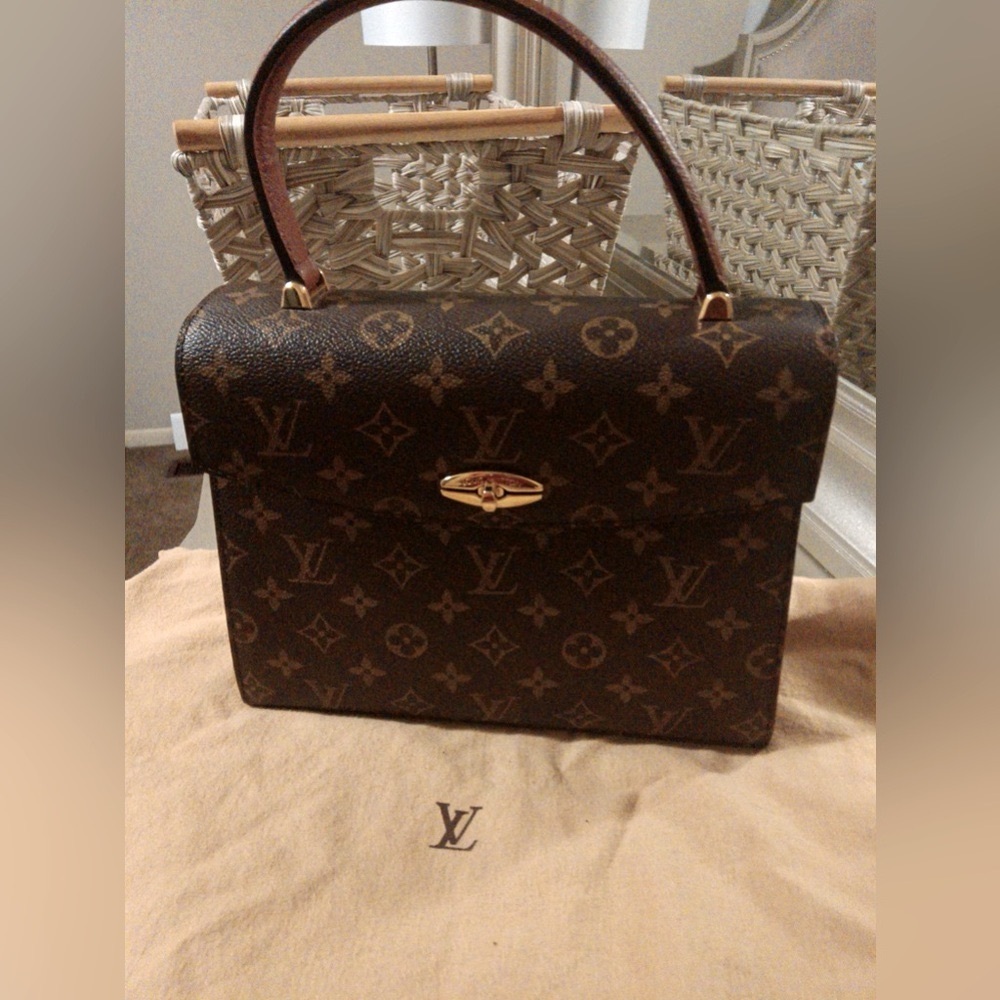 Louis Vuitton Mid-Size Hand Bag